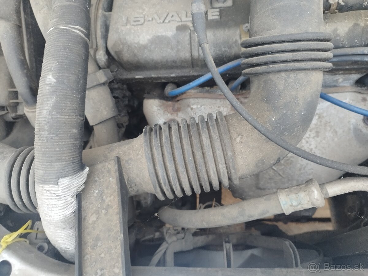 Mazda demio 1.3 benzín motor a jeho casti - 3