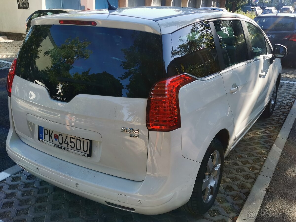 Peugeot 5008 automat - 3