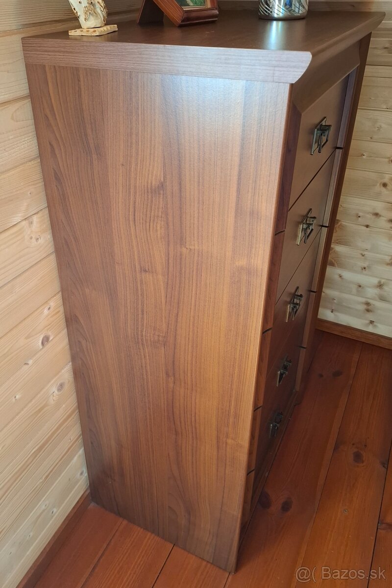 Komoda - 3
