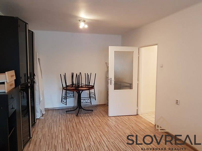 SLOVREAL - PREDAJ 2 IZBOVÝ BYT HANDLOVÁ - 3