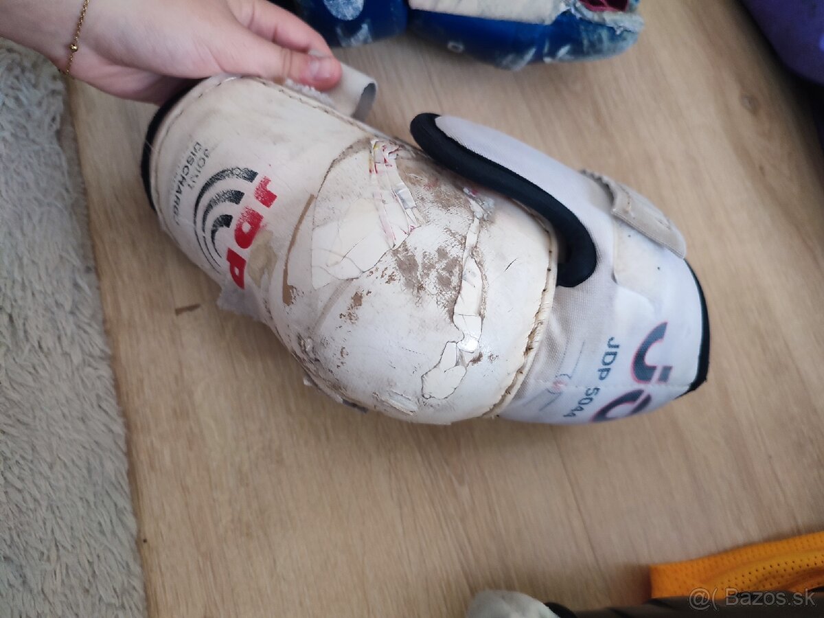 Hokejová výstroj - 3