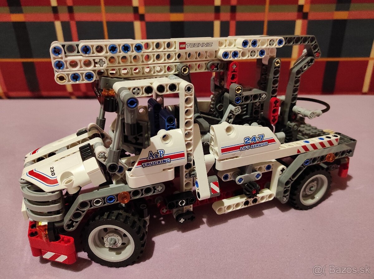 Lego Technic 8071 Bucket Truck - 3
