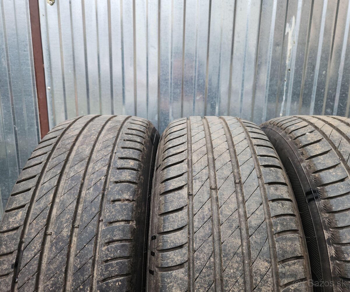 215/60R16 - 3