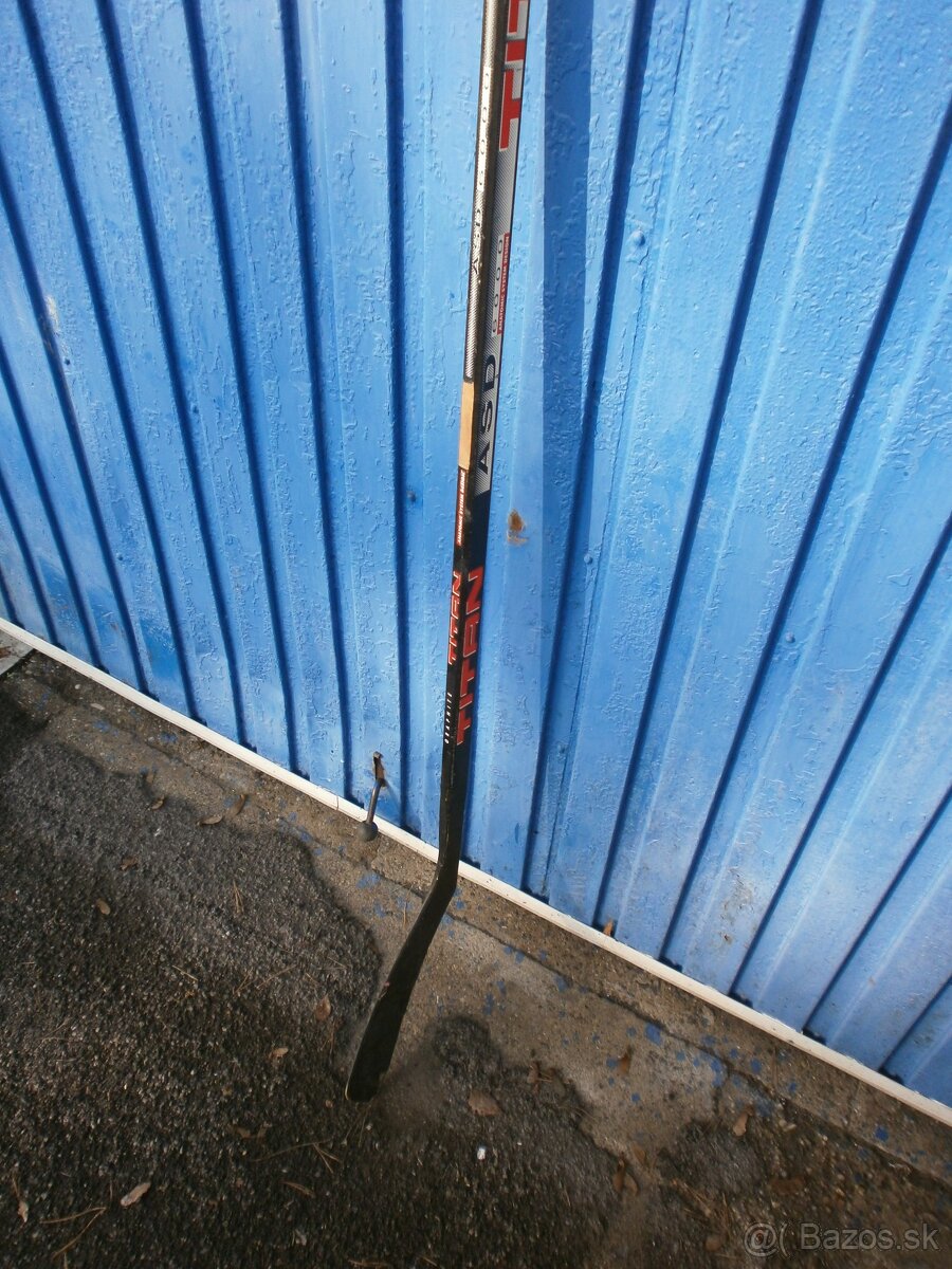 Hokejka TITAN na pravú stranu - 3