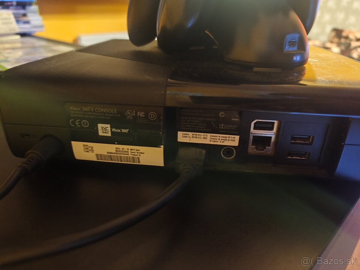 XBOX 360 E - 3