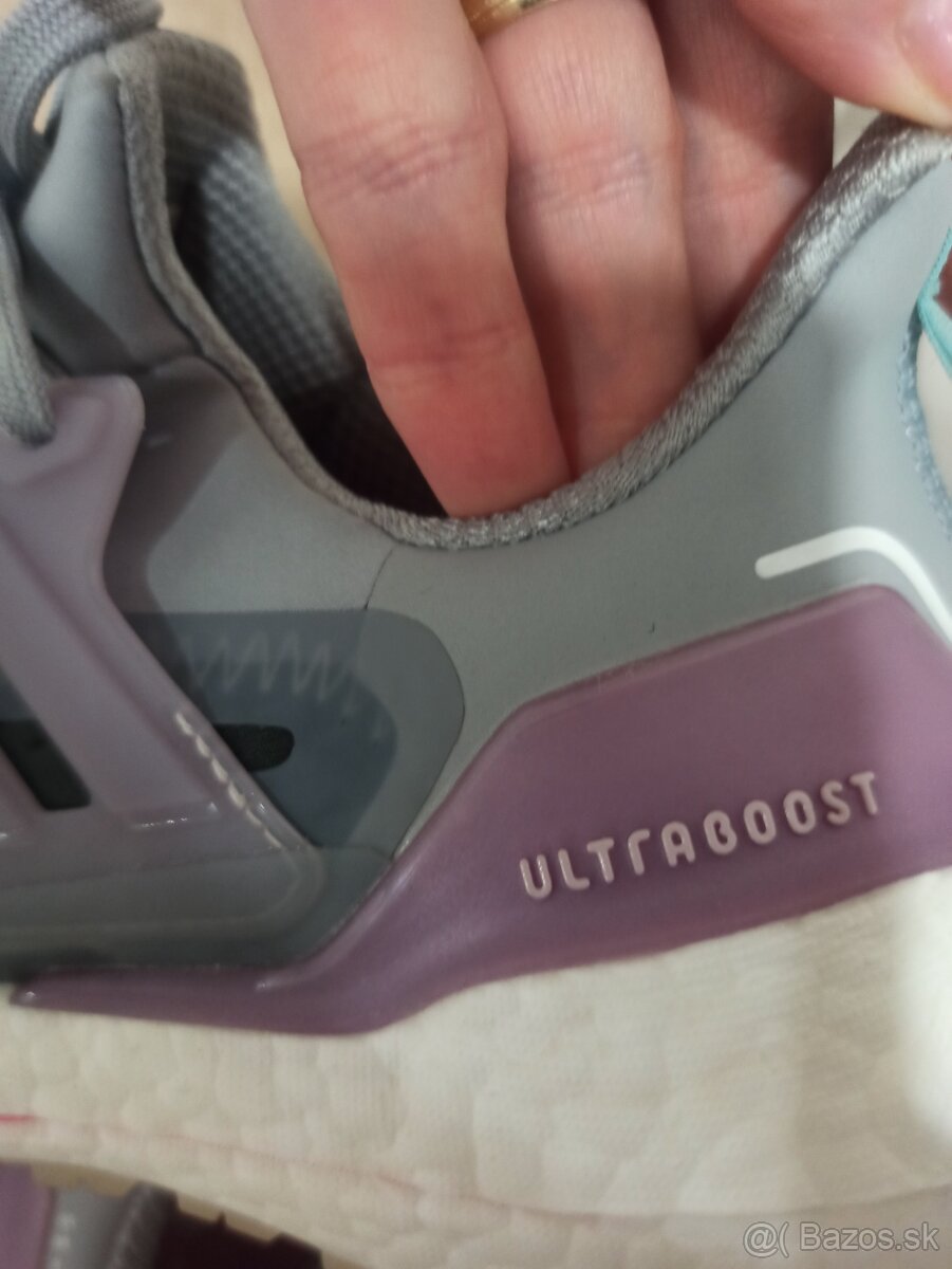 Bežecké tenisky zn. Adidas Ultraboost - 3