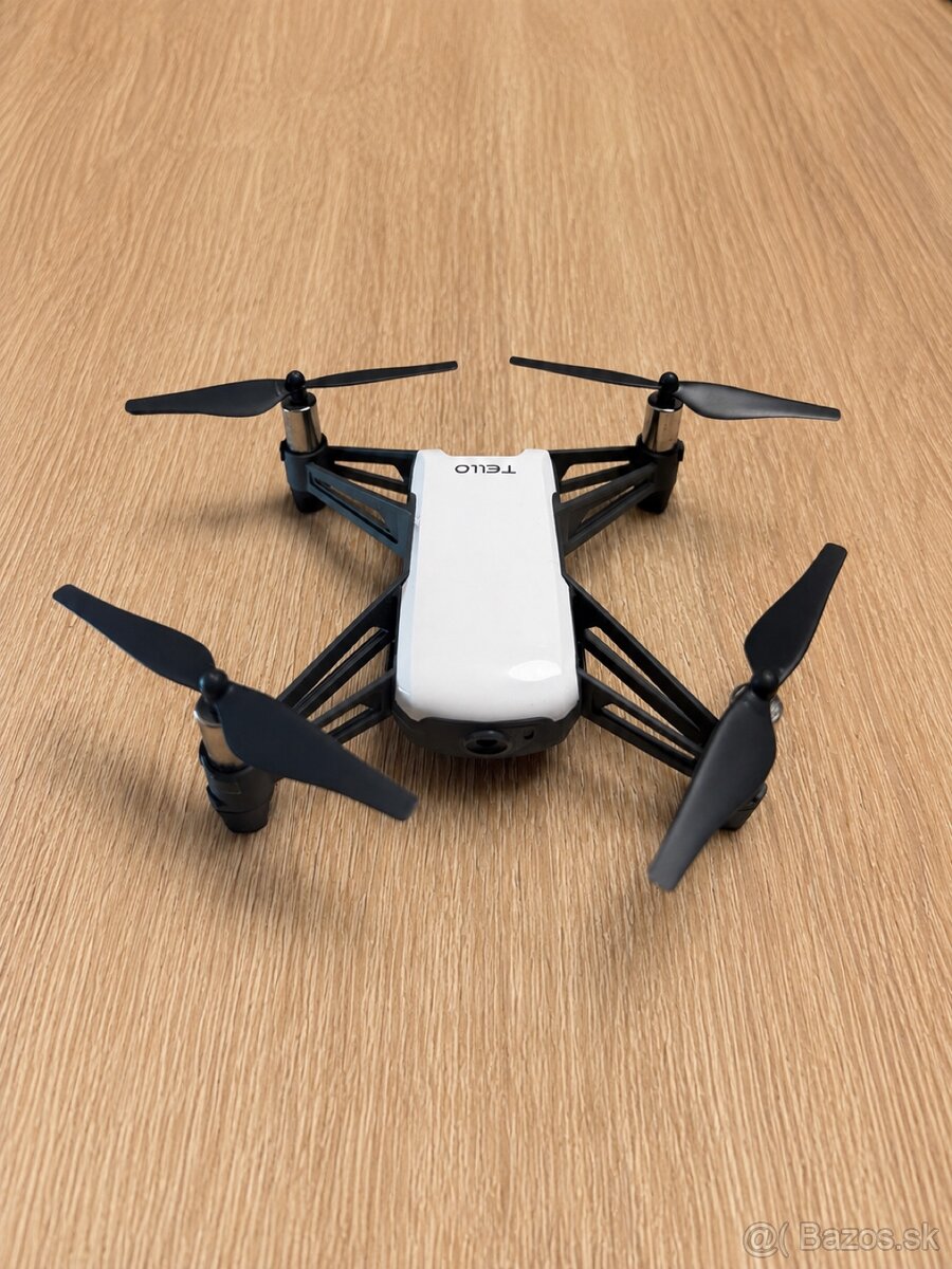 DJI Tello dron + ovládač Gamesir - 3