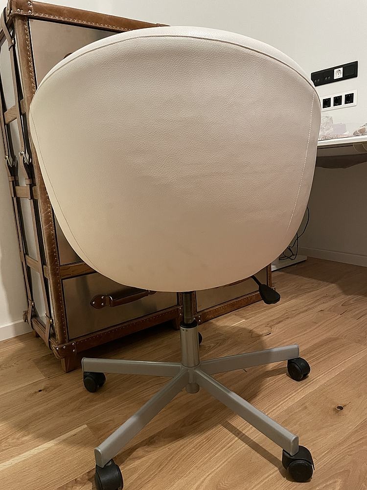 otočná kancelárska stolička IKEA - 3
