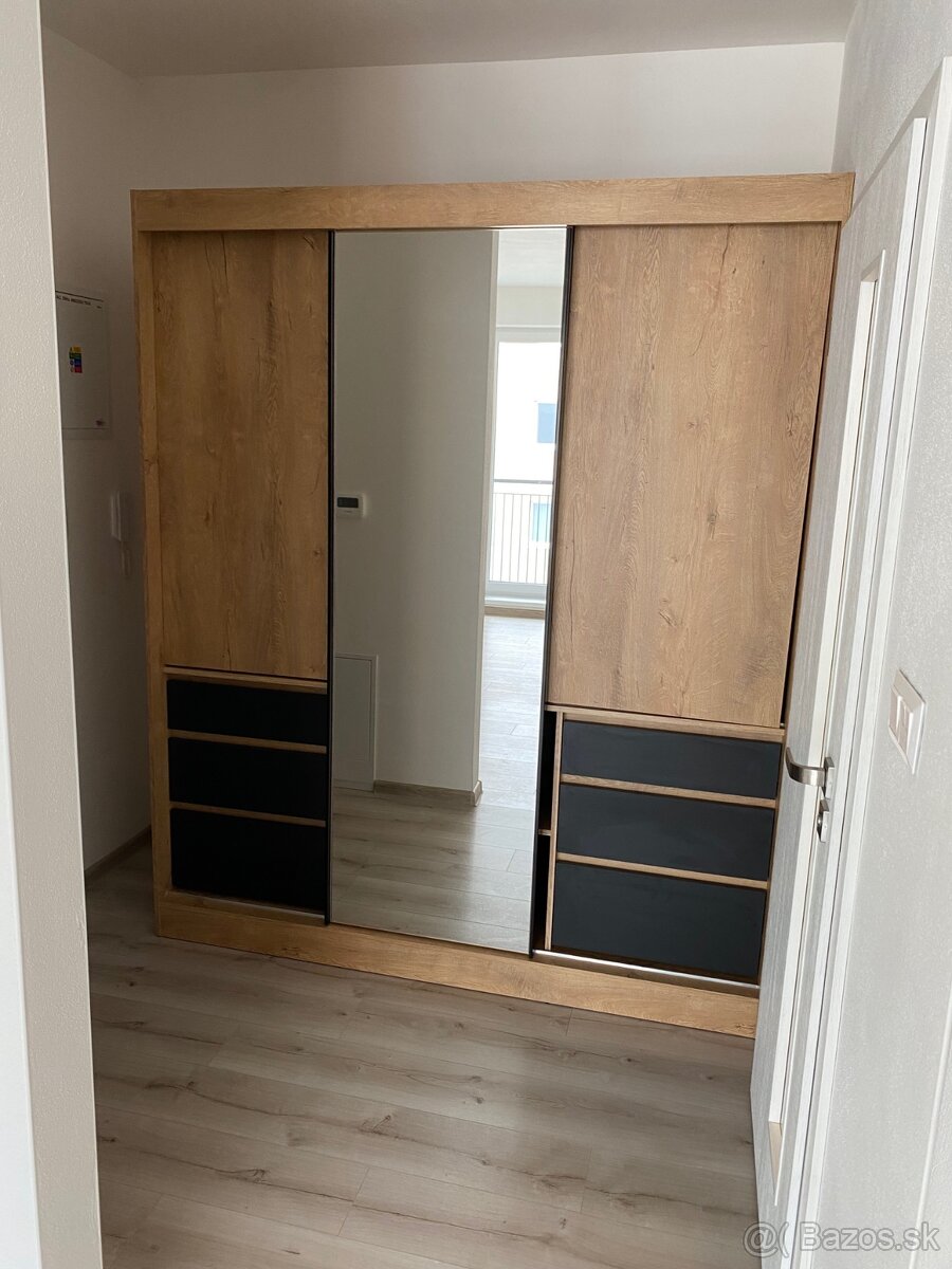 Prenajom 1izb byt v Bytci Thurzove sady - 3