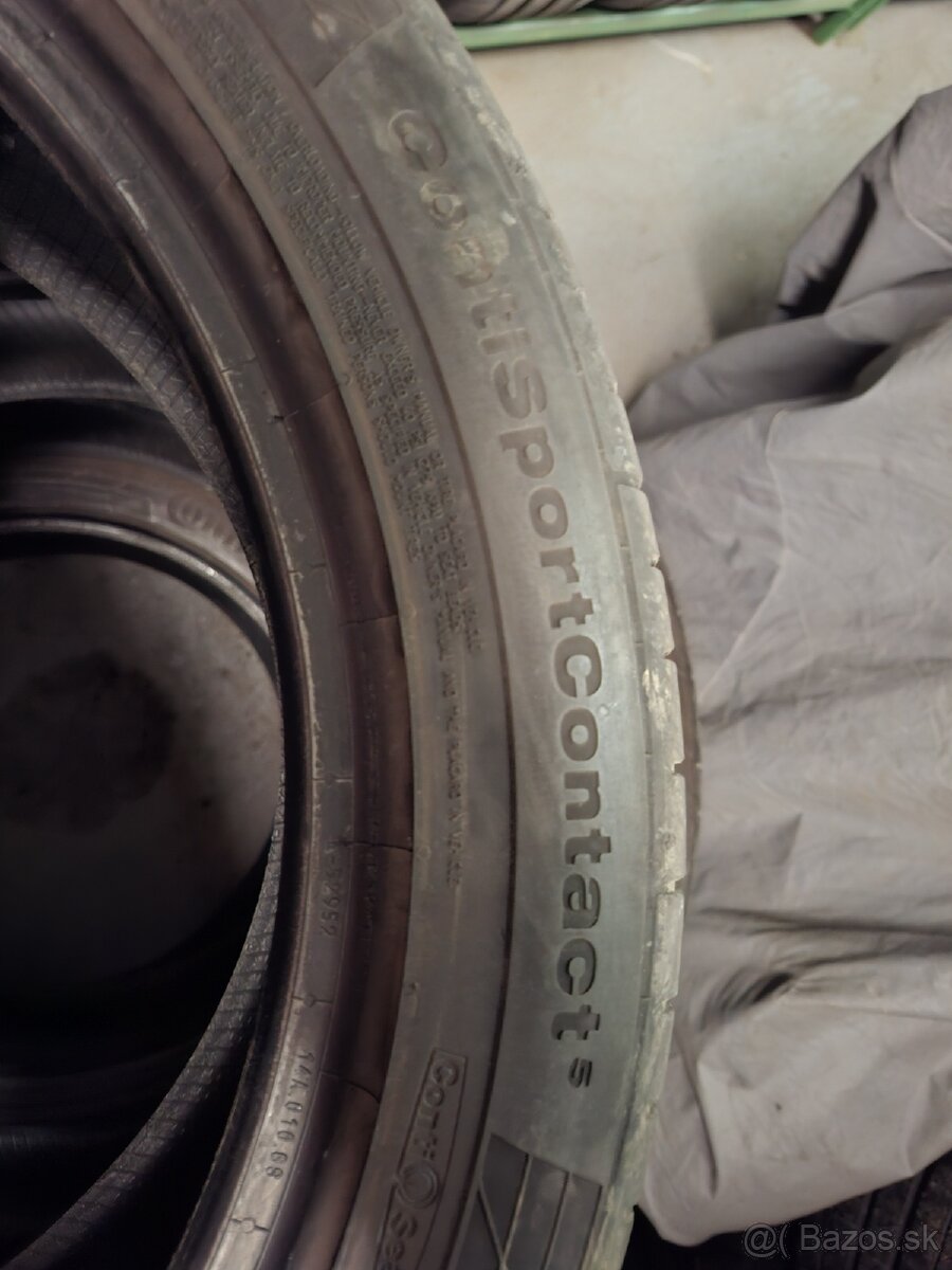 Continental 235/45R18 94W - 3