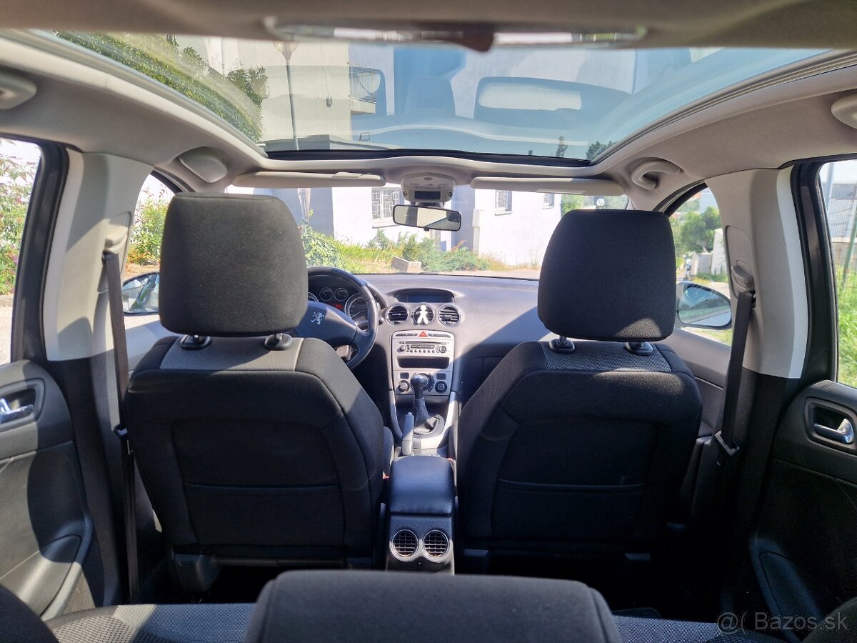 Peugeot 308 hatchback benzín 1,6 rok 2010 - 3