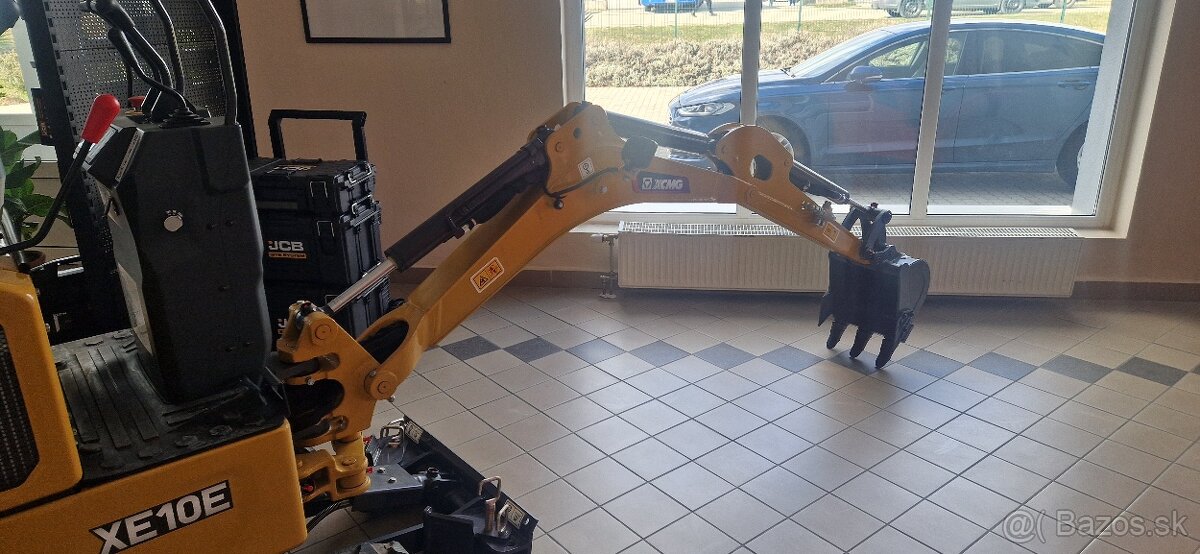 Mini rýpadlo s gumenými pásmy XCMG XE10E - 3