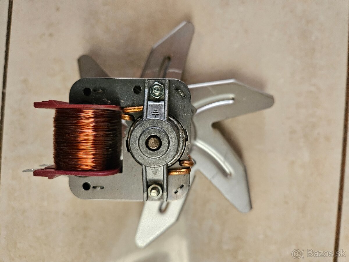 Zadný ventilátor vstavanej rúry Electrolux - 3