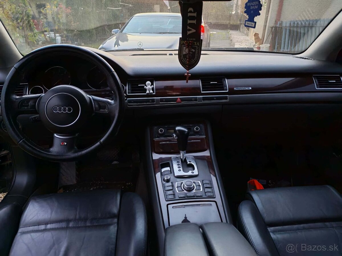 Audi A8 D3 4.2 V8 benzín - 3