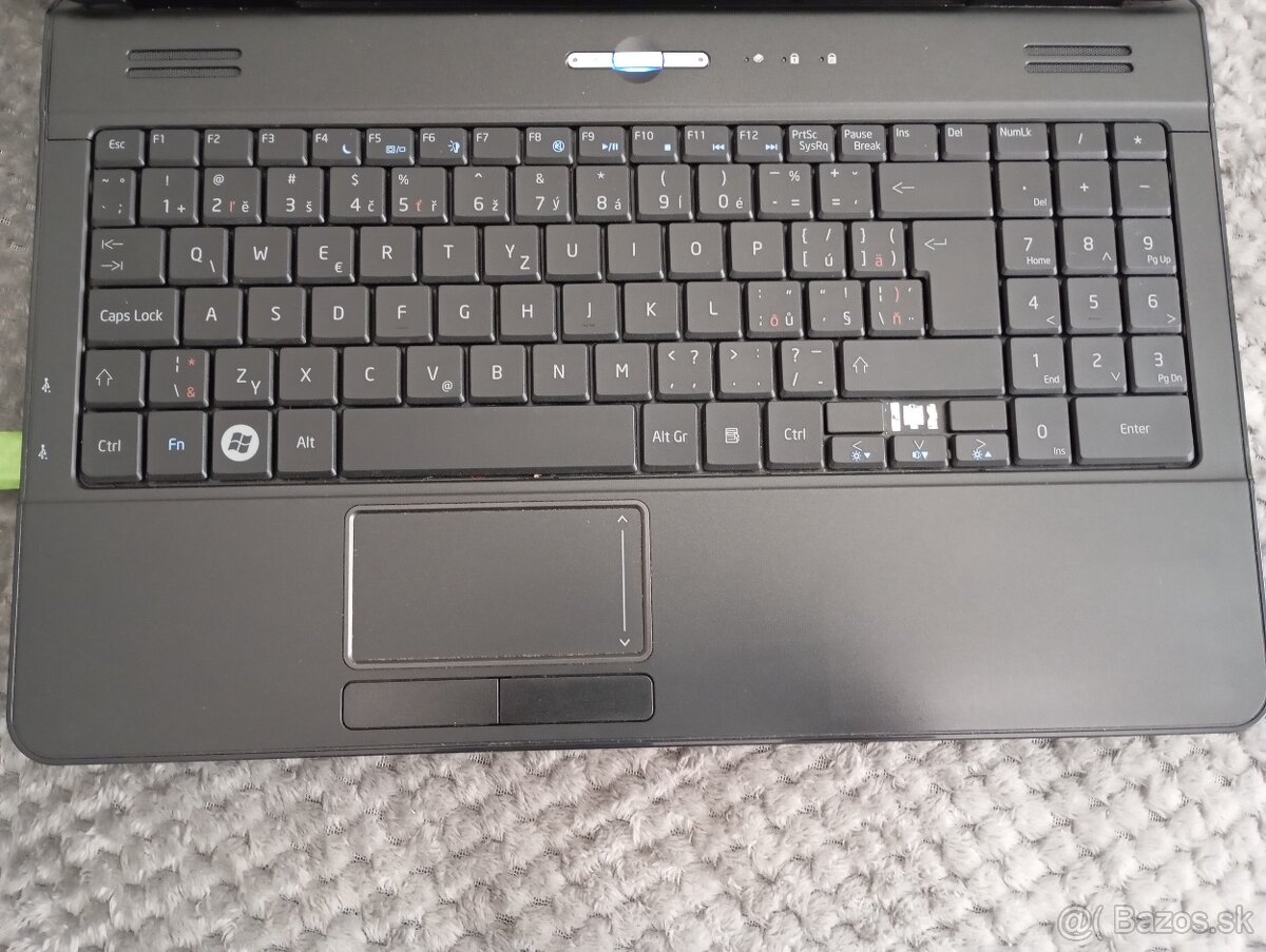 predám na diely/doskladanie ACER EMACHINES E725 - 3