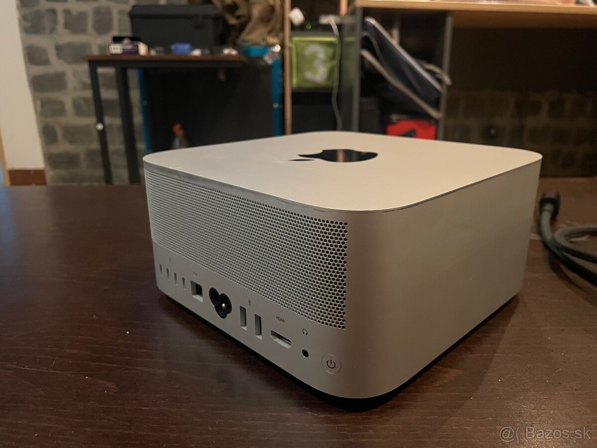 Mac studio M4 max a studio display + satechi usb c hub - 3