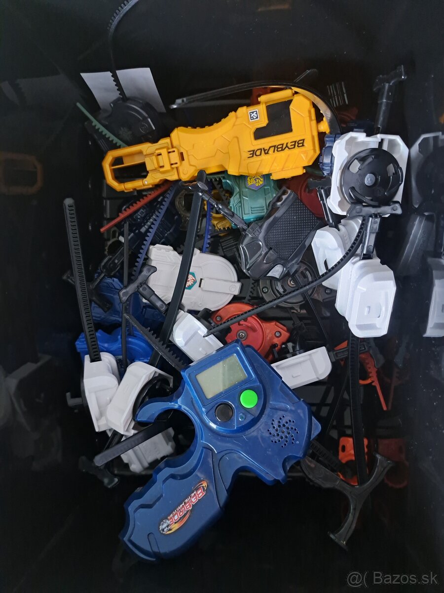 Beyblade Metal (súčiastky, launchery + aréna) - 3