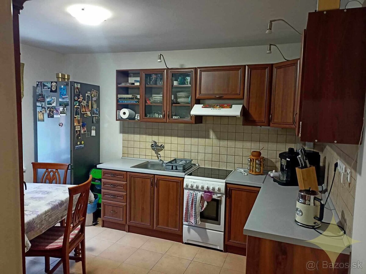 REZERVOVANÉ - PREDAJ, menší rodinný dom v blízkosti centra m - 3