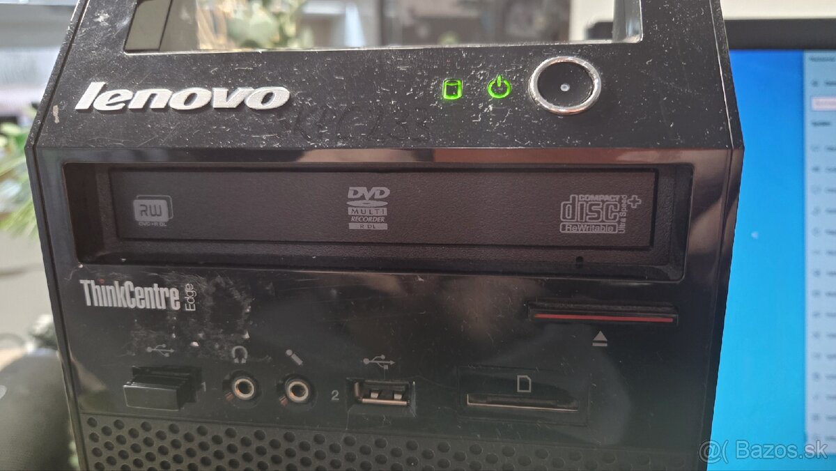 Stolový počítač + monitor - 3