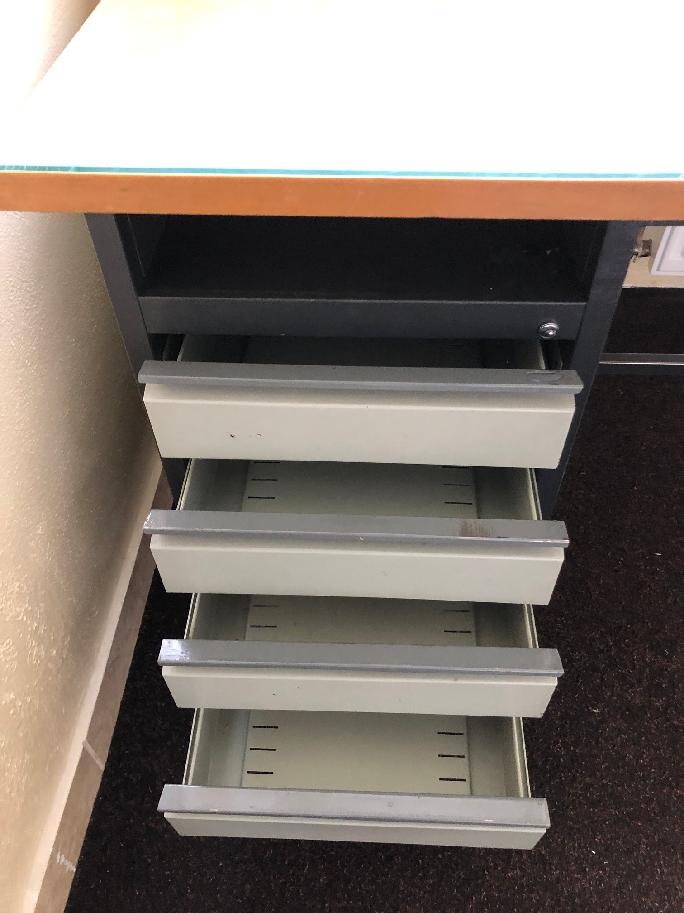 Predám kancelársky stôl - 3