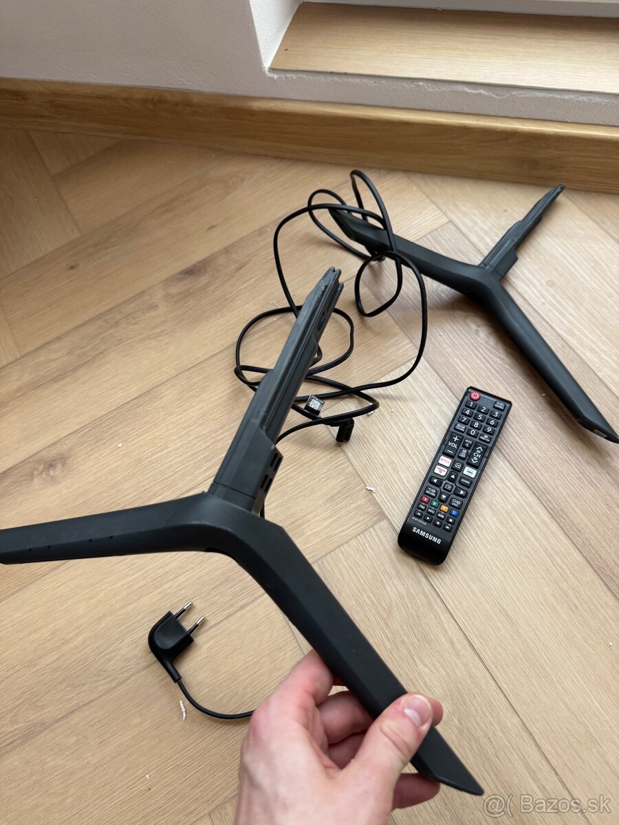 TV Samsung Crystal UHD UE75TU7172 - 3