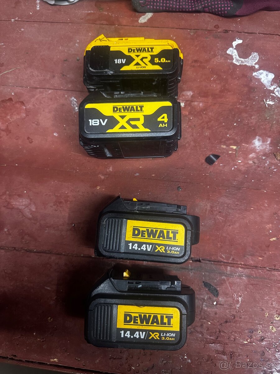 Dewalt - 3
