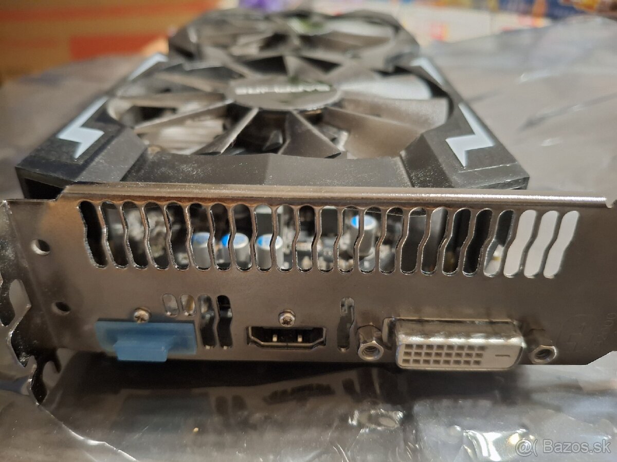 Predám grafickú kartu Radeon RX460 - 3