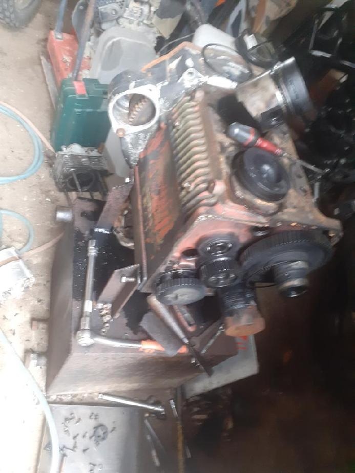Motor Slávia rozebraný - 3