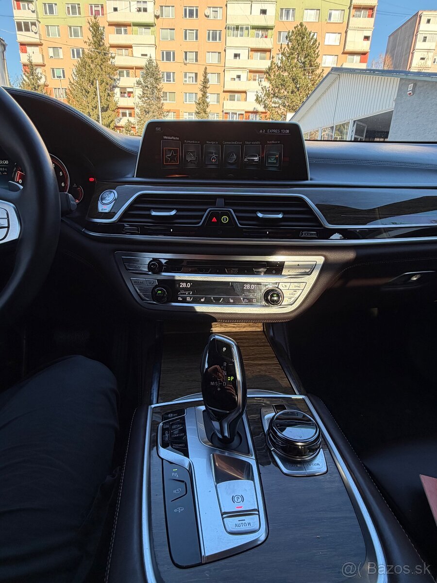 BMW Rad 7 750i xDrive A/T - 3
