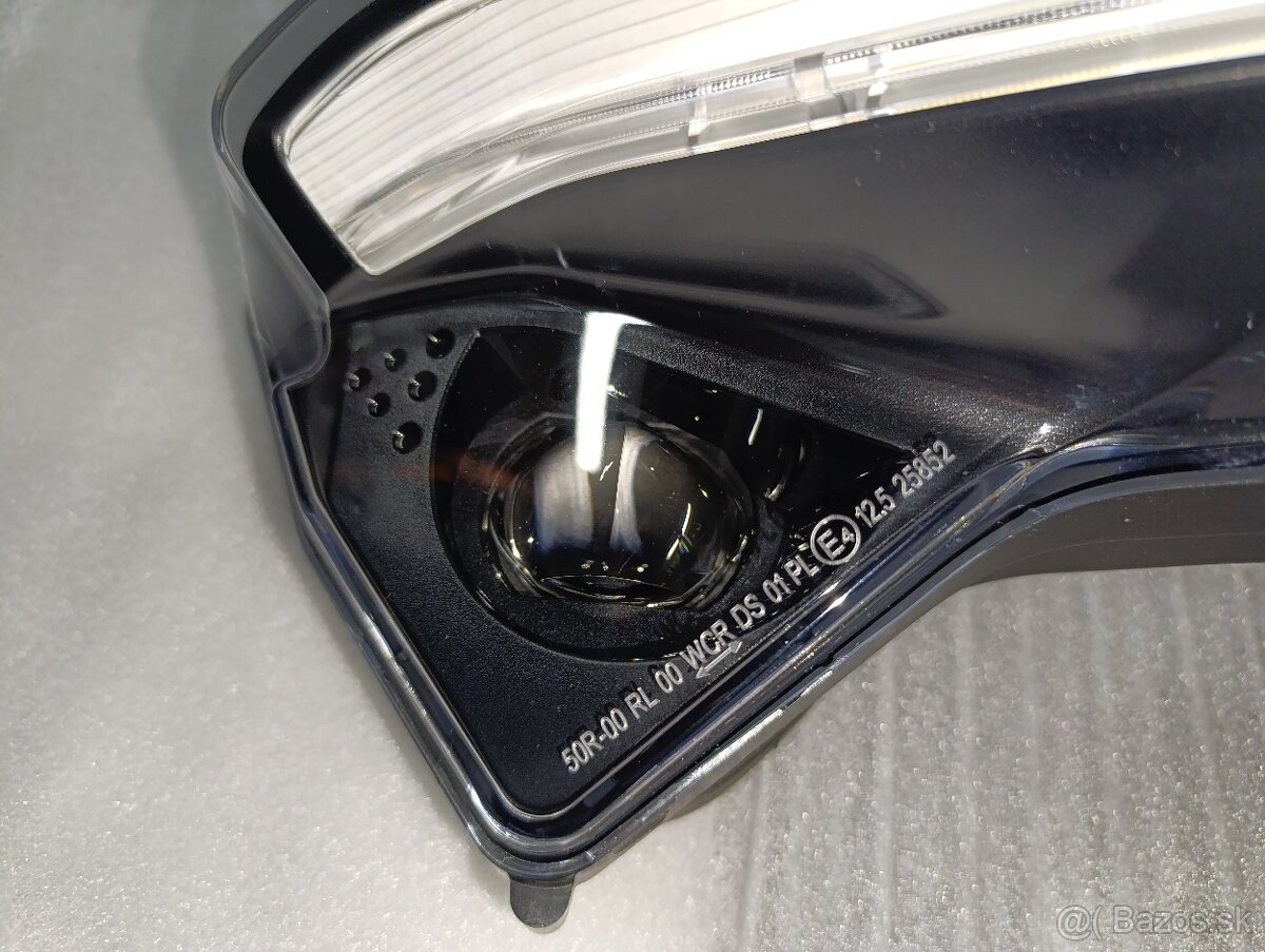 Panigale v4 přední světlo - 3