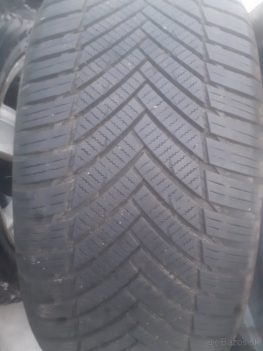 Celorocné 225/50r17 - 3