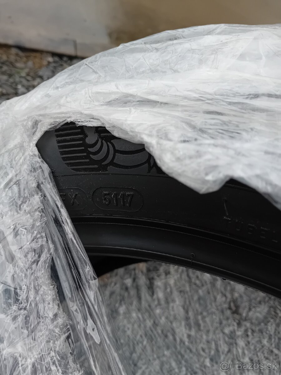 2x zimné pneumatiky 295/40R20 Michelin - 3