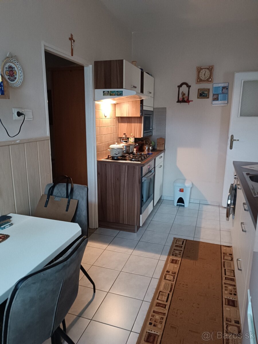 Na predaj 3-izbový byt Bratislava,Nivy - 3