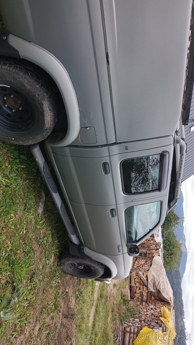 Nissan Frontier benzin 3,3