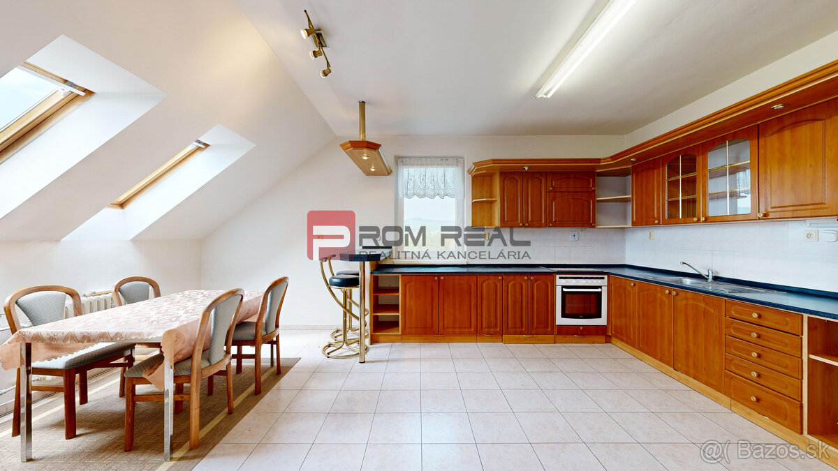 Na PREDAJ veľkometrážny 5 izbový mezonetový byt v obci Vinos - 3