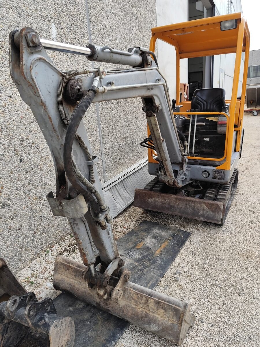 Minibáger PelJob 1,5t + 2x lyžica. - 3