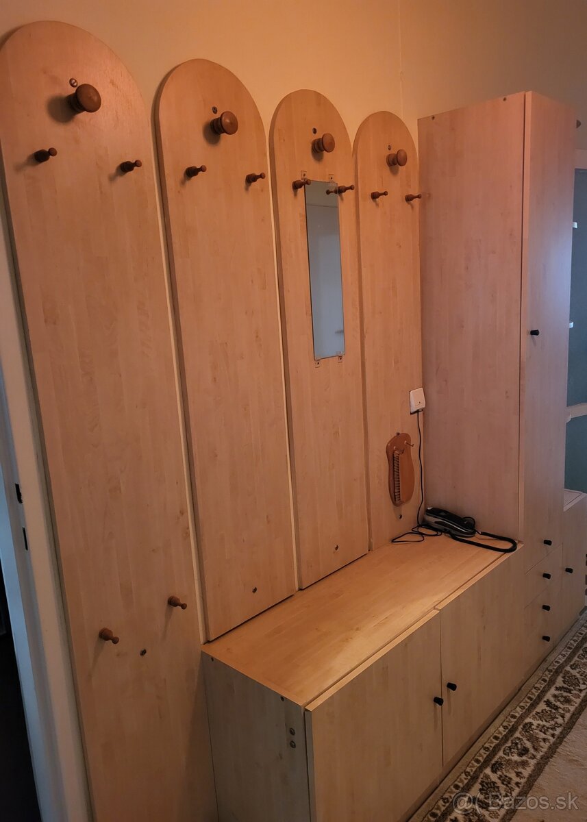 Chodbová stena - 3