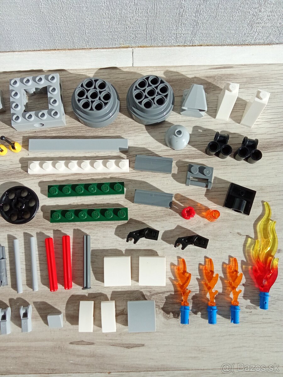 Lego časti zo sady Creator 31103 - 3