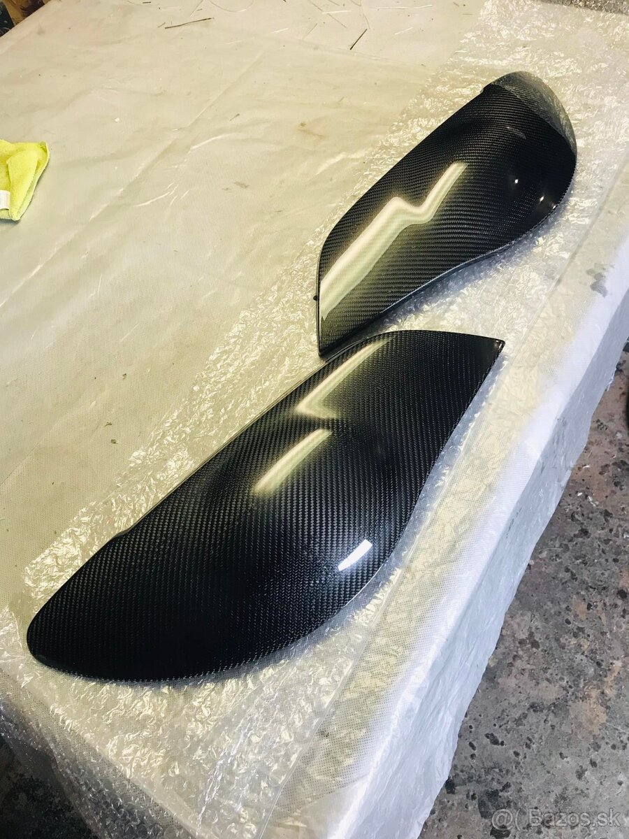 Subaru Impreza WRX Sti Carbon svetlá - 3