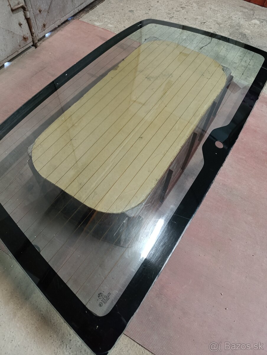 E30 Touring zadné sklo - 3