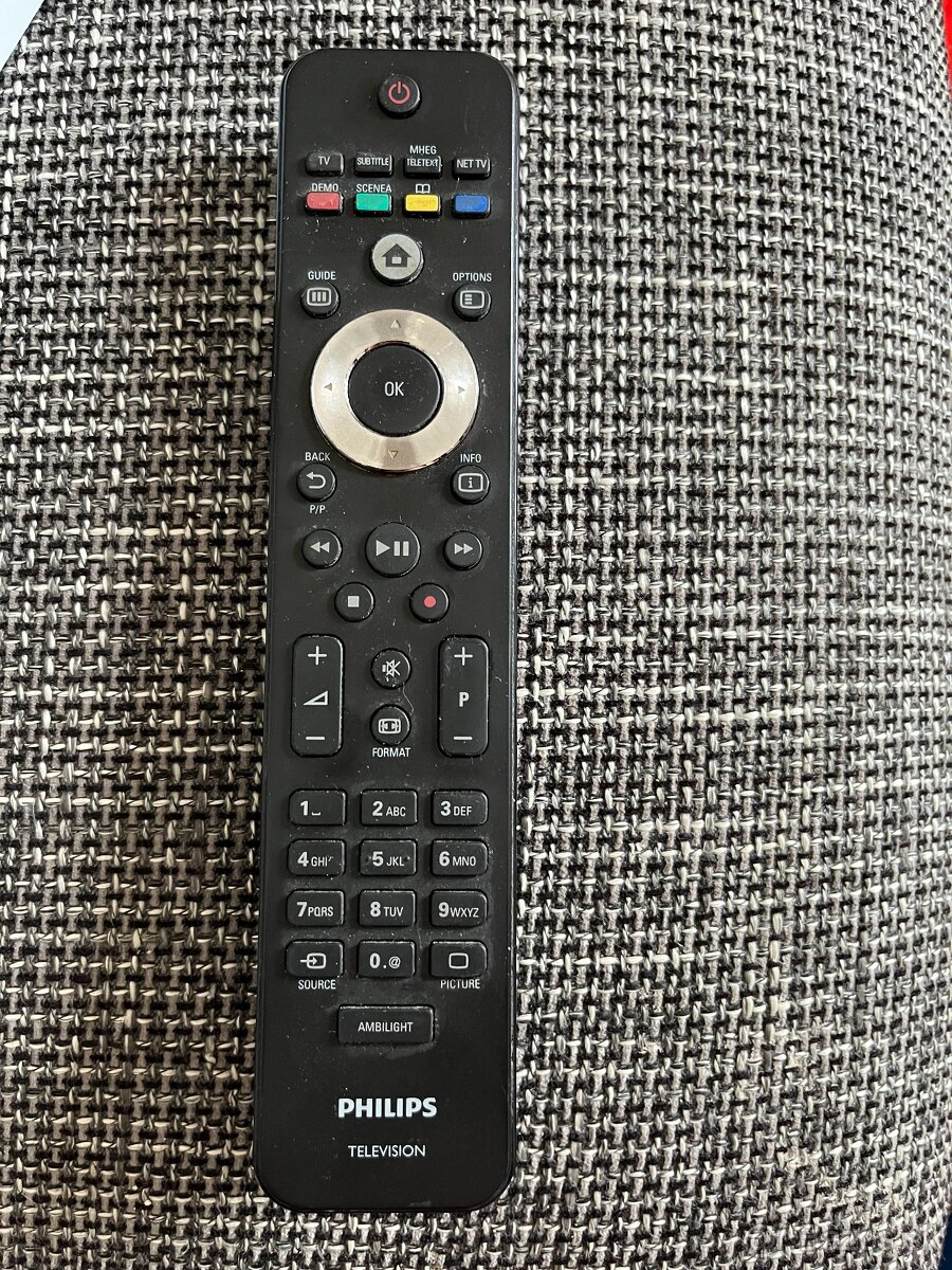 Predam na suciastky TV PHILIPS '37PFL8404H' - 3