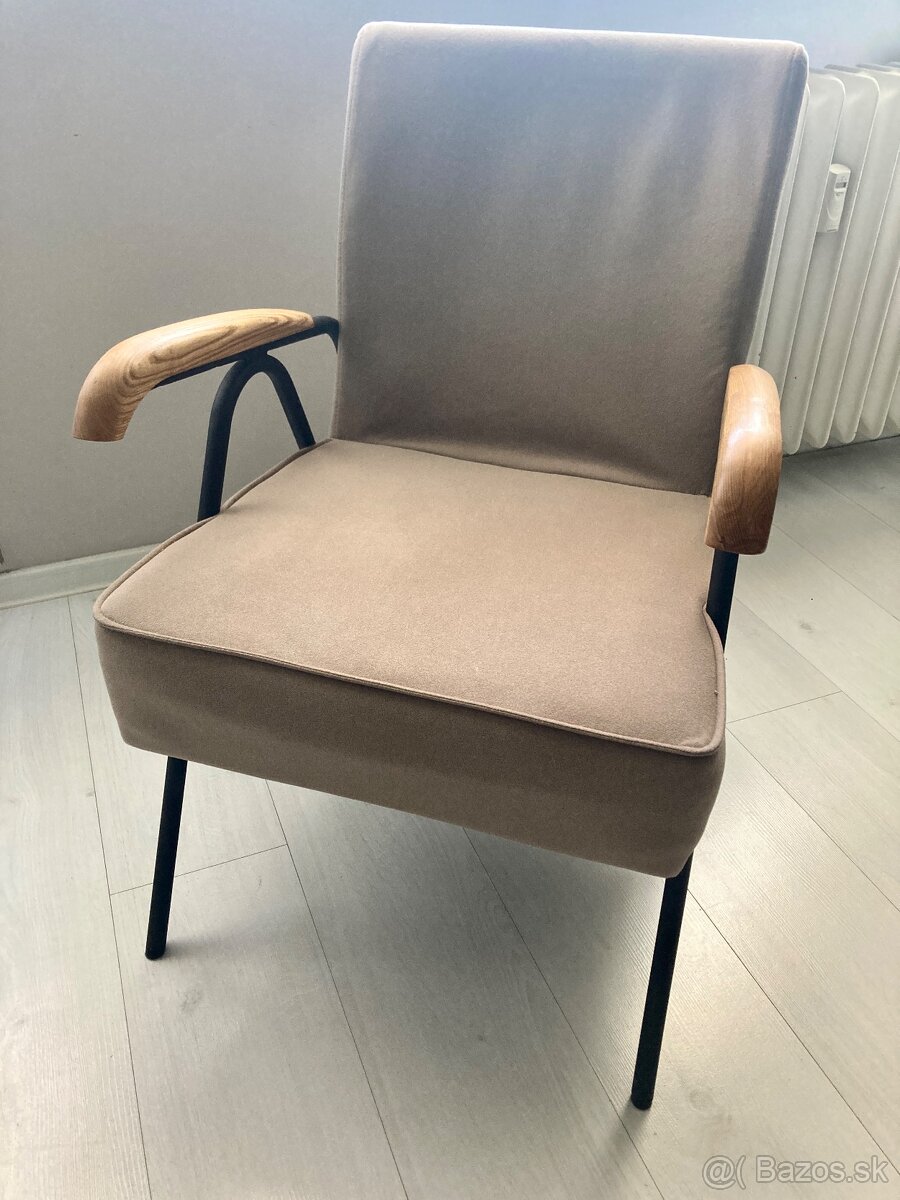 Kreslo v RETRO štýle - 3