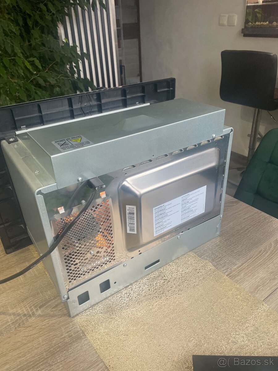 Stavaná mikrovlná rúra - 3