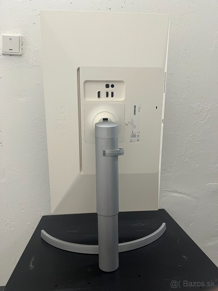 27'' LG 27UK650 monitor - 3