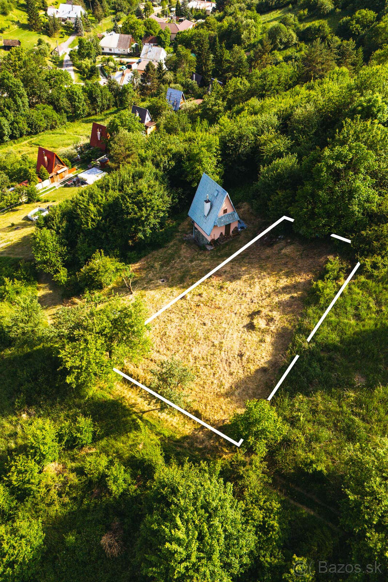 Na predaj investičný pozemok so stavebným povolením Vydrná - 3