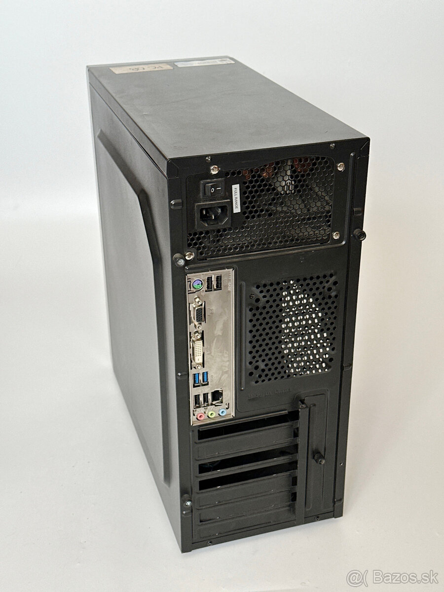 Počítač Logic s monitorom a príslušenstvom - 3