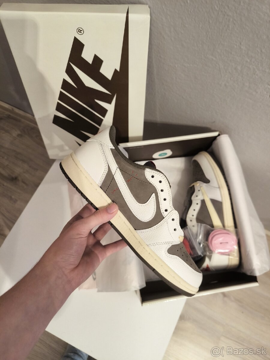 Jordan 1 Low x Travis Scott Reverse Mocha ⚪🤎 - 3