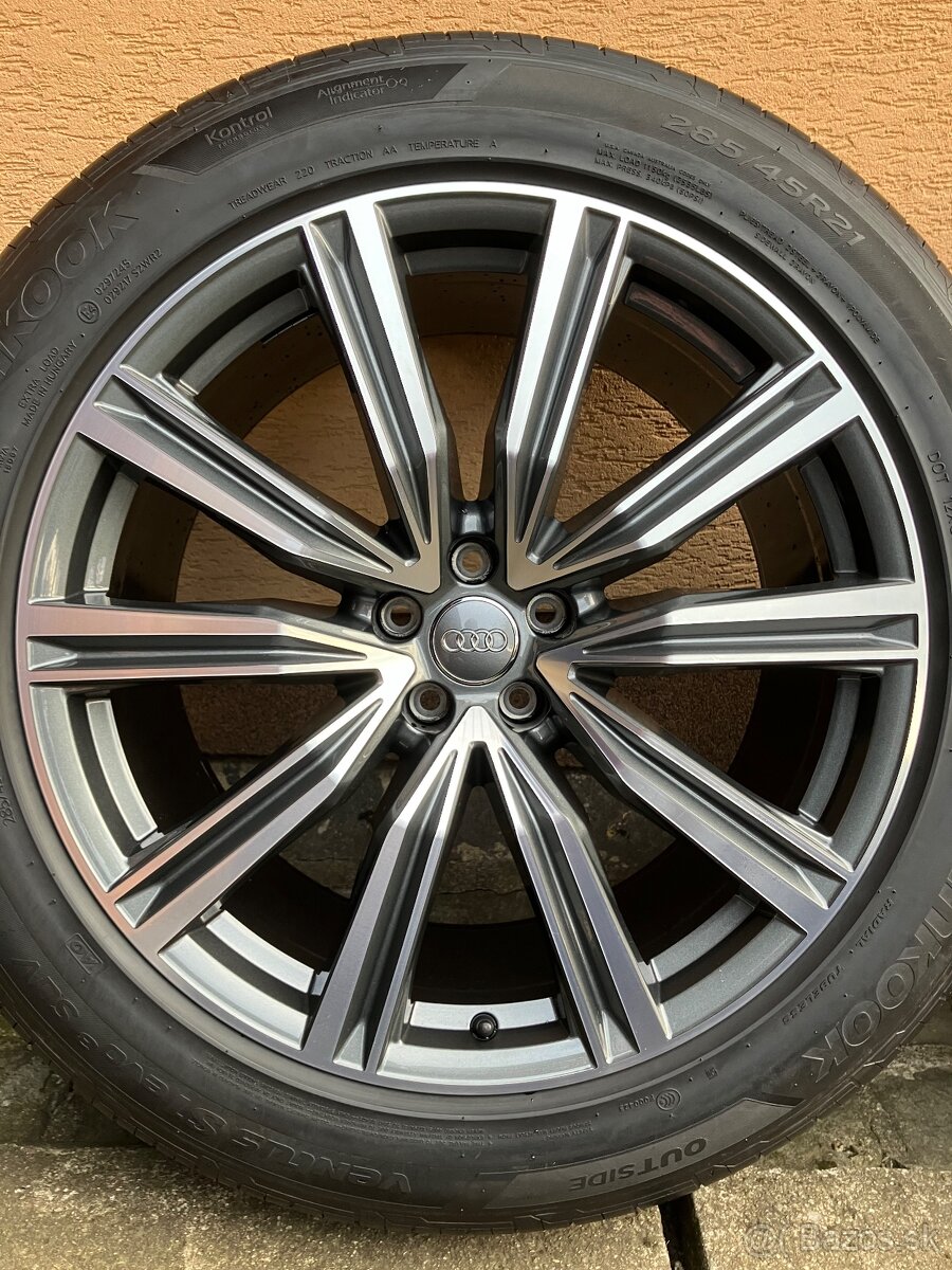 Letná sada Audi Q8 - 3