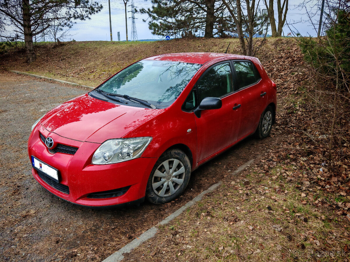 Toyota Auris 1,33 2009 - 3