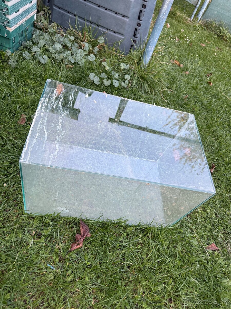 Akvárium stredné – 48 × 29 × 29 cm (cca 40 l) - 3